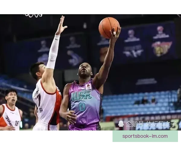 多诺万成接盘北卡罗莱纳大学男篮主帅 史蒂文斯主动放弃竞争