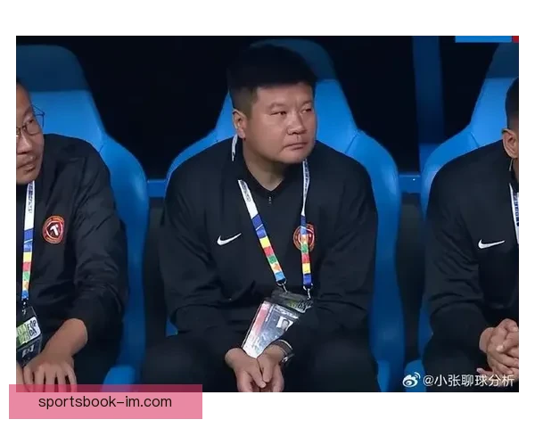 略显仓促出席发布会后两小时李金羽突遭下课铁人紧急官宣引发热议